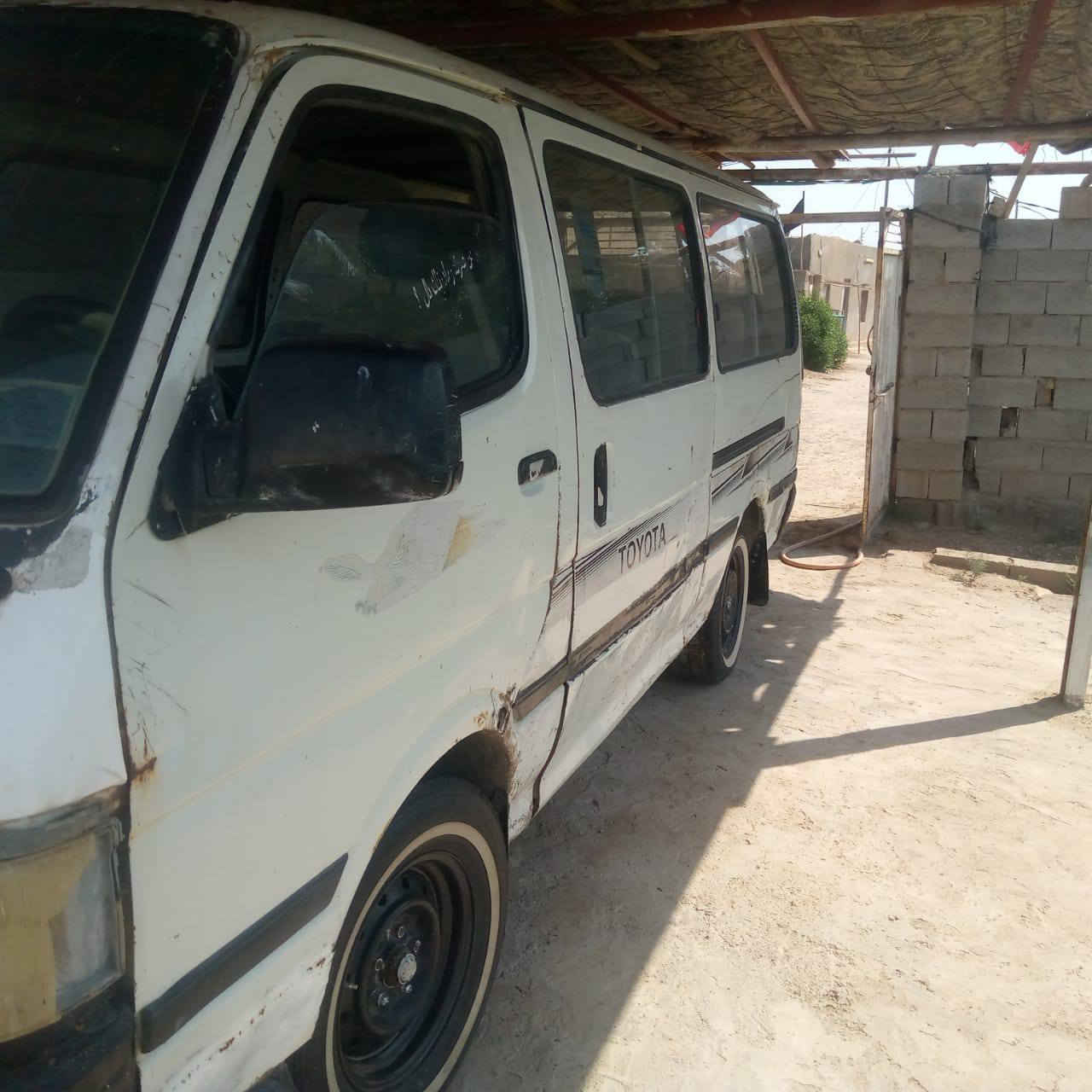 تيوتا هايس ١٤ راكب دجة ناصية موديل ٩٥  سنوية لغاية ٢٧ رقم واسط ألماني محرك كاز بريجو تخم تاير جديد داخلها نضيف صدر أمامي + خلفي كلة جديد كهربائيات كلها شغالة السعر٣٥ بيها مجال بسيط  مكان السيارة الكوت الاتصال على الرقم ***********
