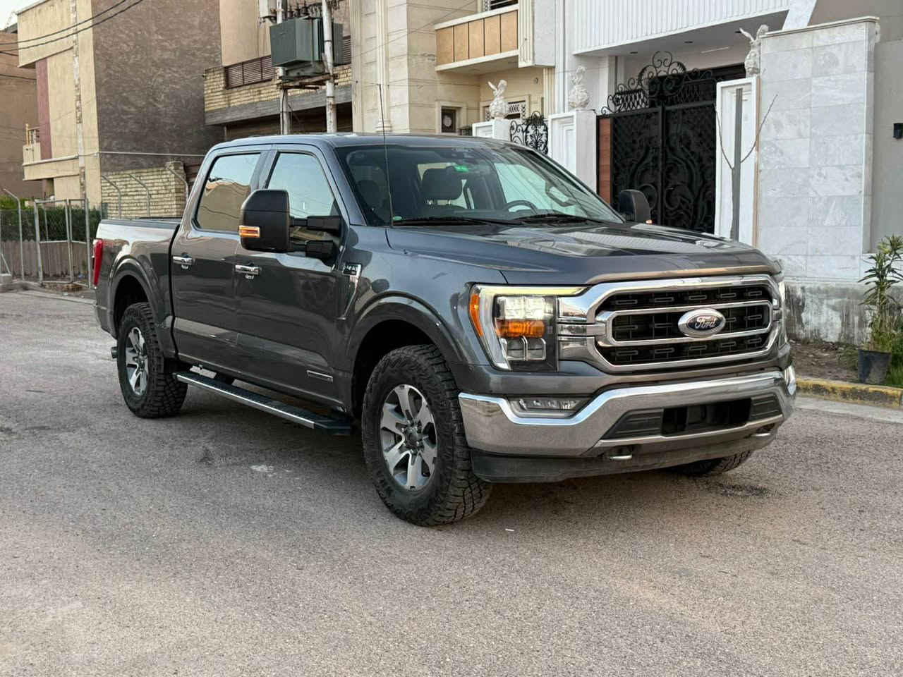 السلام عليكم.. فورد F150 موديل 2021 باب طويل بدي قصير محرك 3600هايبرد مواصفات XLT..ماشية ٨٤الف ..رقم بغداد دولي... للبيع او المراوس ..السعر 295...المكان بغداد ابو دشير *********** بغداد, العراق
