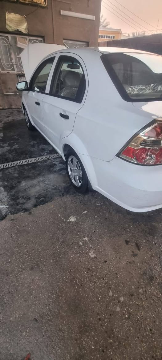 سلام عليكم للبيع سياره افيو رقم بغداد دولي ابسمي سنويه 28سياره كفاله عامه ماشيه 155اصل مكينه مفتوح حجم 1500سياره كير مكينه حداديه تبريد كلها على وضع شركه السعر 88اوبيها مجال بسيط مكان السياره بابل الورديه خارج اتصال ***********
