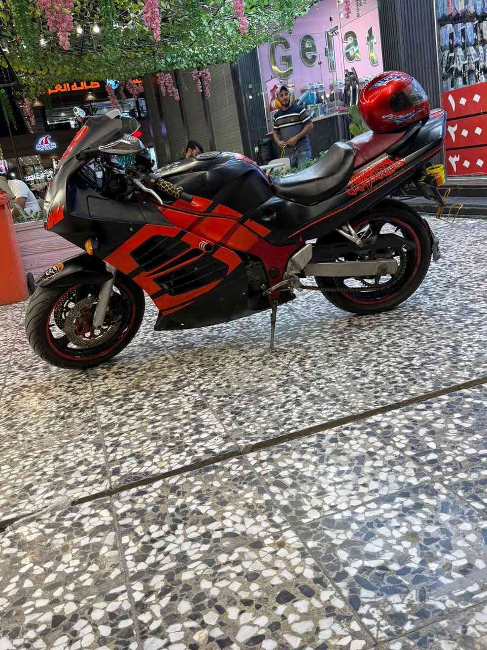 السلام عليكم
بطح قرش 400cc مرقمة رقم انبار دراجة مكفوله مناقصها برغي بكل وقت نكره والعزم البيها سعر خاص  باقي تفاصيل خاص. العنوان بغداد الجديده اتصال ***********
