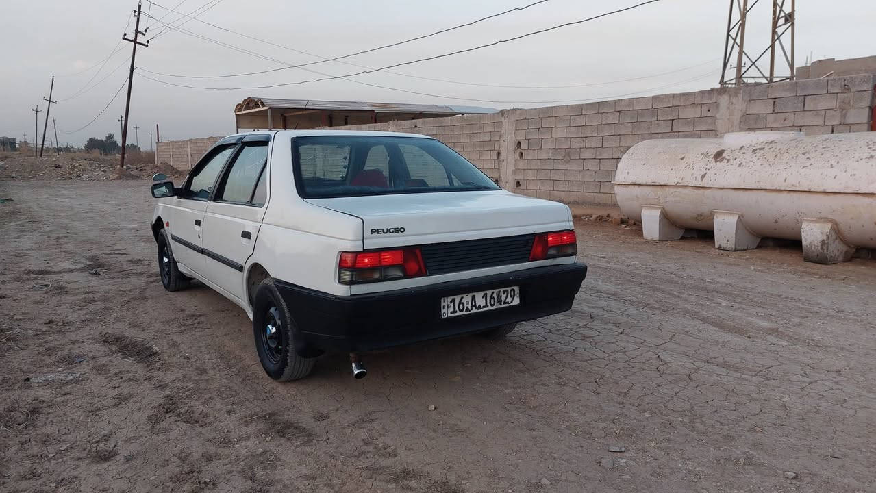 اسلام عليكم عندي سياره للبيع بيجو روا رقم قادسيه دولي سنويه جديده كير ومحرك جدد كهربائيات كله شغاله موديل ٩ السعر ٢٥ مكان واسط العزيزية شارع العام 
الاتصال ***********
