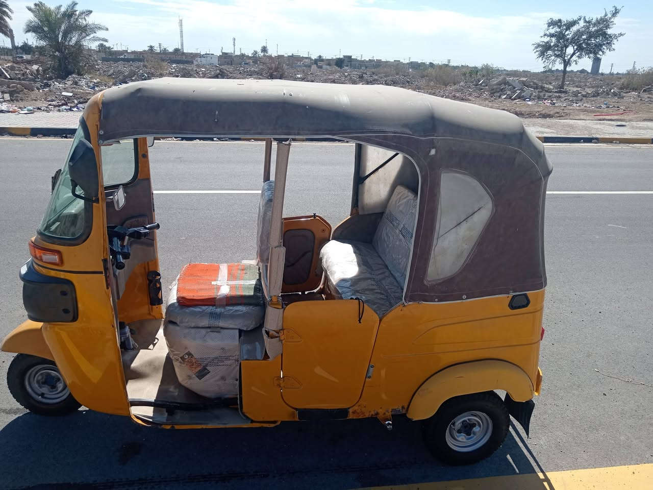 السلام عليكم تكتك للبيع رقم وسنويه واسط موديل 21شهر 11مكينه خير من الله  لا تنقيص ولا تبخير ما متواجد ع خاص اتصل ع رقم ***********
