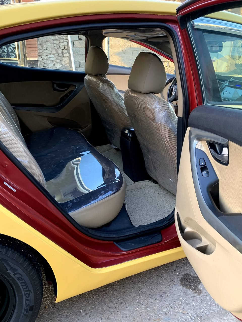 من رخصت الادمن سلام عليكم
شباب النترا 2012 وأرد امريكي حادثها جاملغ امامي جهت السائق ونفسه معمر السياره ليبل واحد السياره لمئتت فول موصفات تحكم استيرن جهتين وشاشه وفتحه سقف السياره مسويها بصمه ترحيب وتشغيل عن بعد تخم تاير جديد كير ومحرك مكفولات تدفئه تبريد فول السياره جلد الكشانه تدفئه والسياره مدوشمها جديد السياره خير من الله متحط عليها الف مصفر غرامات وهيئه عارضها 105 وبيها مجال مكان السياره الانبار  رقم الهاتف ***********
