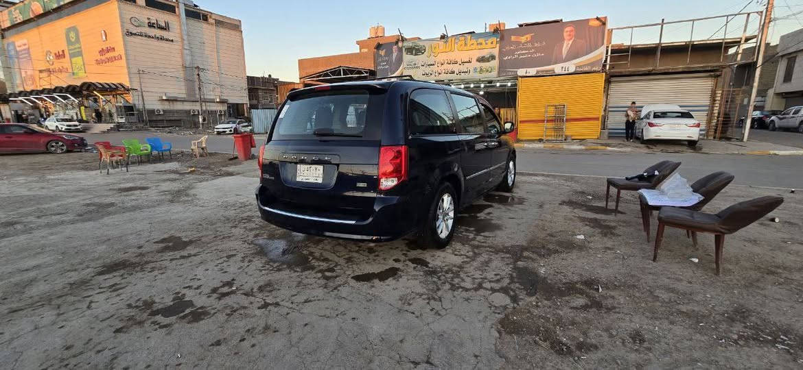 دوج كرفان 2016 كلين للبيع لون حبري نص فول بيبان ميكانيك وجنطه ميكانيك شاشه قلاب كامره تلفزيون خلفي تبريد ثلج تشغيل عن بعد محرك 3600 vvt كير محرك كهربايات مكفوله منضومة تبريد كامله جديده كشن سياحي شاشه قلاب ماشيه 82 قابل للزياده حداديه 90% عوزها بس بوش طبله ما تكلف 50 لايت زنون يسوي اليل نهار السياره فول نضافه ومصروف عليها جواها تخم تاير جديد لغد شواصي مكفولات السياره هنا بالعراق انضرب عندي الباب السلايد وره الصدر ضربه كلش خفيفه دراجه ضربته وبدلته نفس الون وعندي صور الباب قبل لا ابدله والسونار الموجود قبل تبديل الباب السياره جديده وما بيها اي نقص وبالعافيه على الياخذها السياره باسمي مداور ثاني يوم السعر 165 وبيها مجال بسيط للاستفسار ***********
عنواني بغداد الغزاليه
