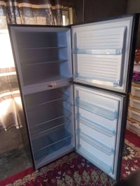 ثلاجة • مستعمل شوي • حجم 24