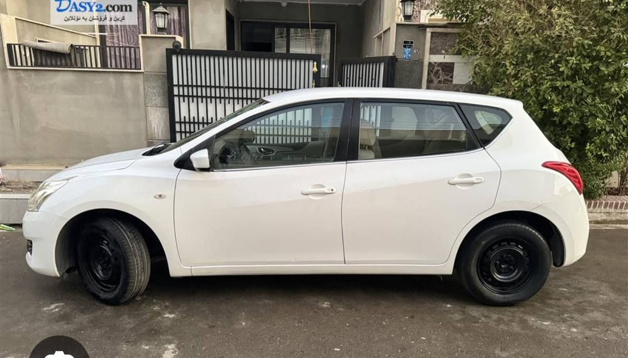 نیسان تیدە مۆدێل 2016 خەلیجی سفری هەولێر سپی بەفری سعرێکی هەرزان 93 
نیو بۆنیت بۆیاغە 
نیو چاملغی بۆیاغە
دوودەرگای بەبیلاد گۆراوە 
چاملغێکیشی سپوغە 
پێشوو پشت بەشەرت ناوو دەرگاکانی گرتویەتی 
*********** أربيل, العراق
