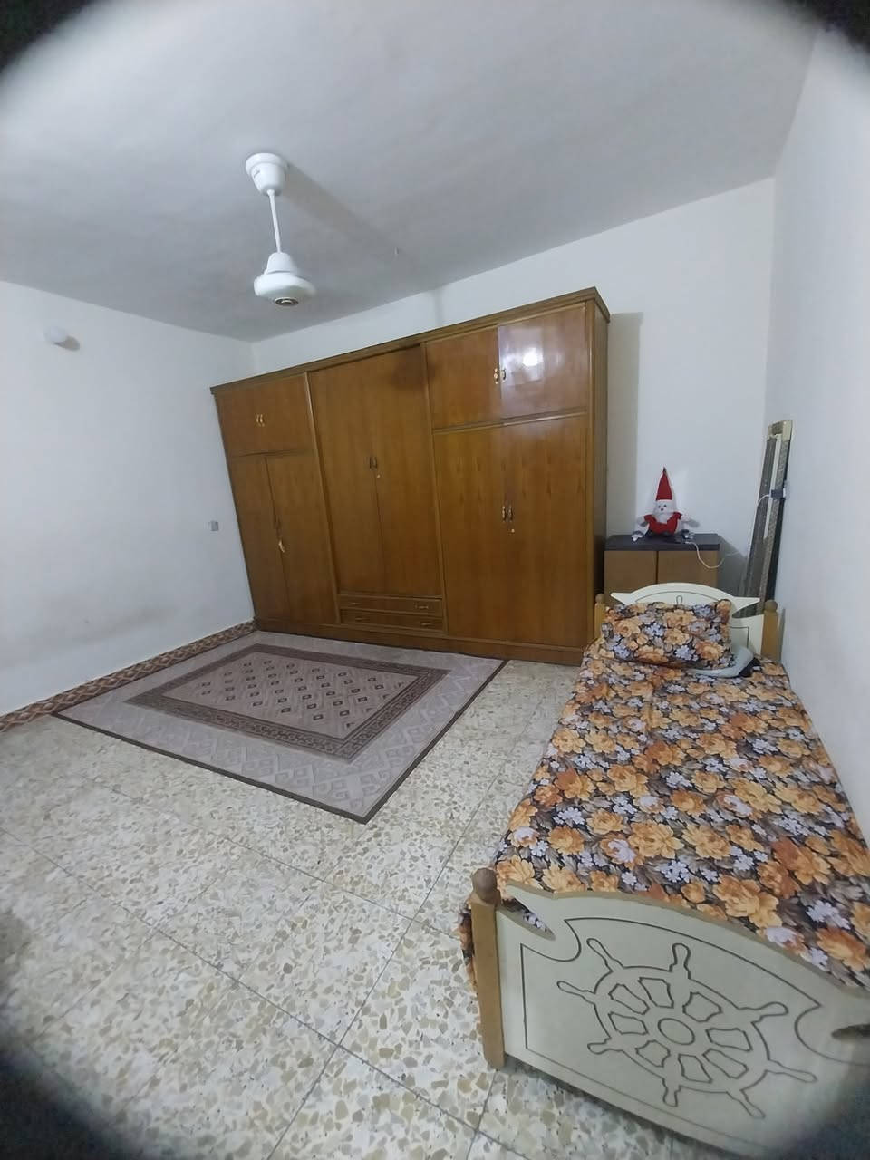 السلام عليكم بيت للبيع 100 متر قاط اونص 
العنوان مسقط شارع الشركة معمل الثلج 
***********
