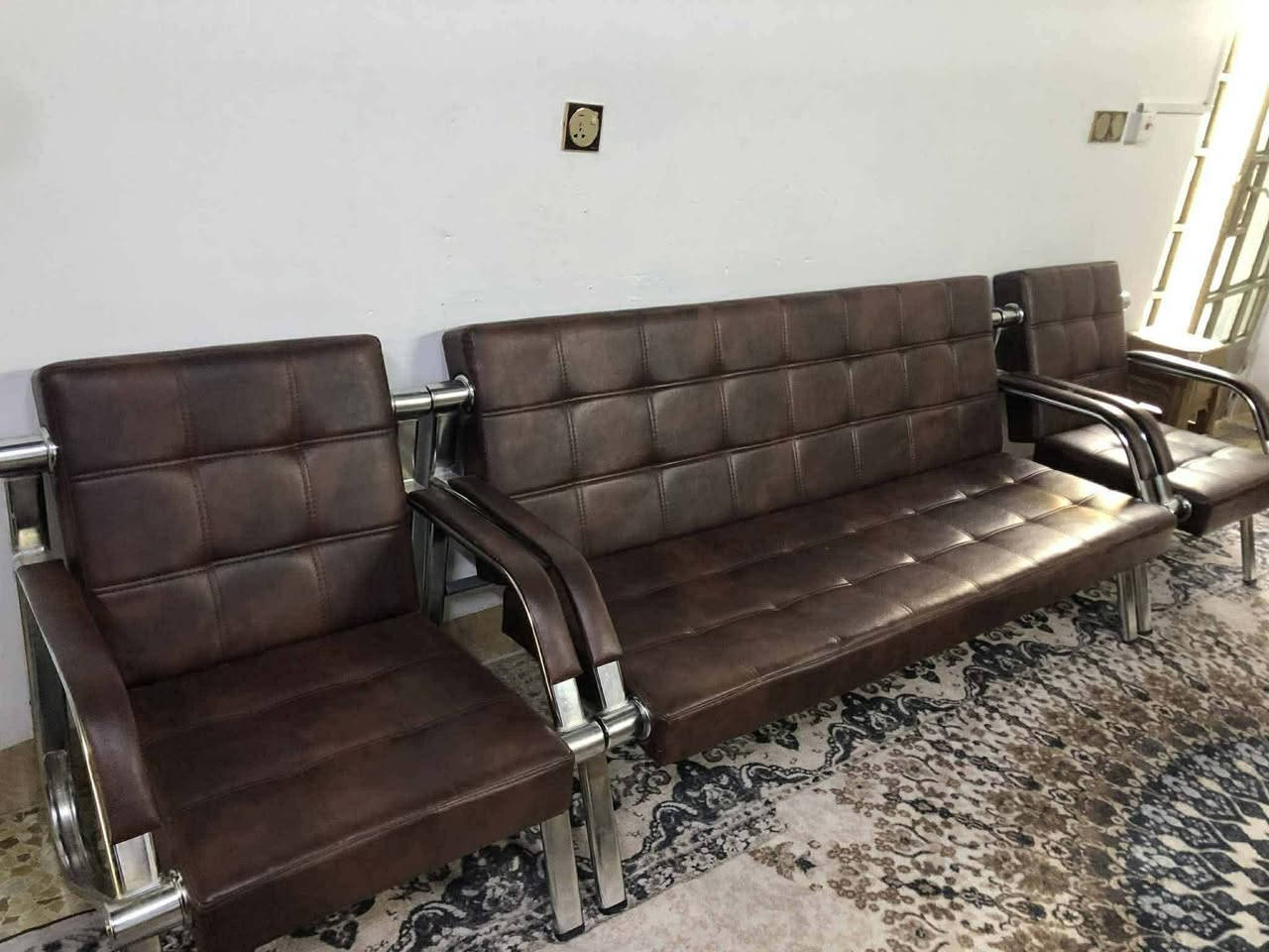 للبيع قنفات مال مكتب مع بوفيه نظيفه جدا مابيها اي عيب شرط سعر القنفات ١٥٠ والبوفيه ١٢٠ والميز مال طعام ٢٥ العنوان موصل اقتصادين للاستفسار أكثر خاص #الجميع #للبيع #المتابعين


**إذا كنت صاحب هذا الإعلان وتريد حذفه لأي سبب، رجاءا أرسل رسالة إلى الدعم الفني**