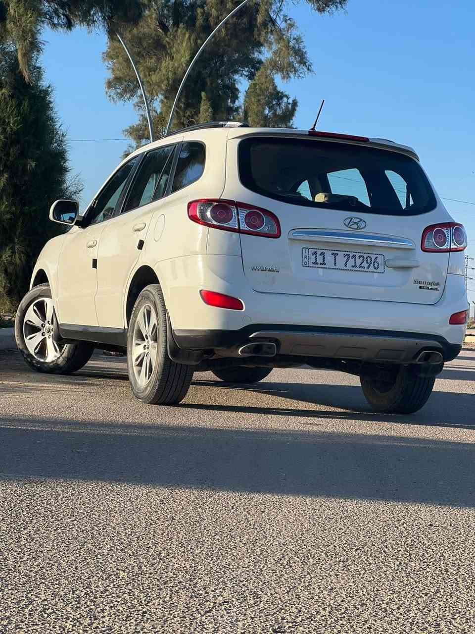 السلام عليكم 
سنتافيا 2012 خليجي الشركه العامه.

فول تحكم ستيرن 
أشاير مري قلاب 
7 راكب 
‏3 قطع تبريد 
مكينه ٦ سلندر 

السياره ع وضع شركه داخل وخارج مكفوله كفاله عامه ما عده مكانين بارد فقط تبريد مكينه كير حداديه مكفول 
السياره بسمي رقم بغداد الجديد سنويه 2030 السعر 153 مجاله بسيط بغداد المحموديه ***********
