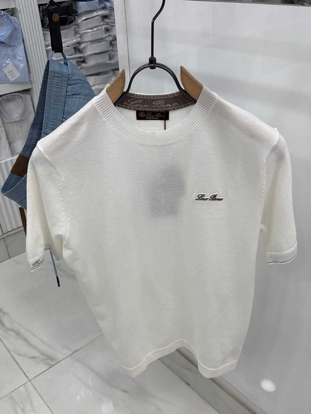 طه العايد 
جودة أنت تستحقها 🤎
تشيرت تريكو قطن قياسات  M L Xl Xxl 
علق بـ تم يوصلك السعر ❤️🌿


**إذا كنت صاحب هذا الإعلان وتريد حذفه لأي سبب، رجاءا أرسل رسالة إلى الدعم الفني**