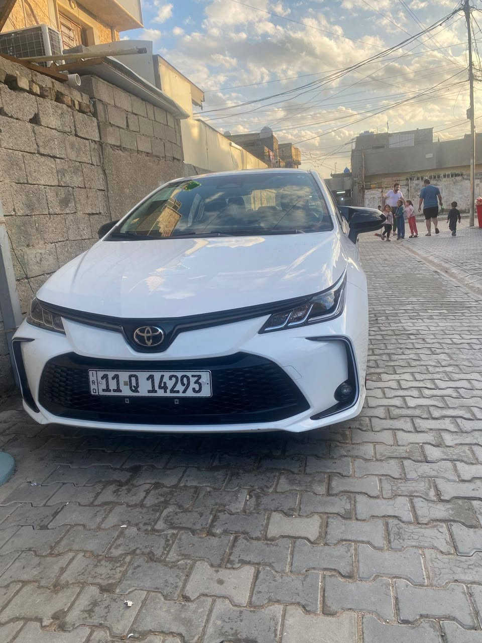 السلام عليكم 
كورلا هايبرد 2025
شكل الخليجي مواصفات معروفة 
كفالة عامة عدا شخط خفيفة بالجاملغ الخلفي الايمن 
ماشية 14 الف قابلة للزيادة
السعر 158 $ بيها مجال بسيط
العنوان بغداد حي اور 
واتساب ***********
اتصال ***********
