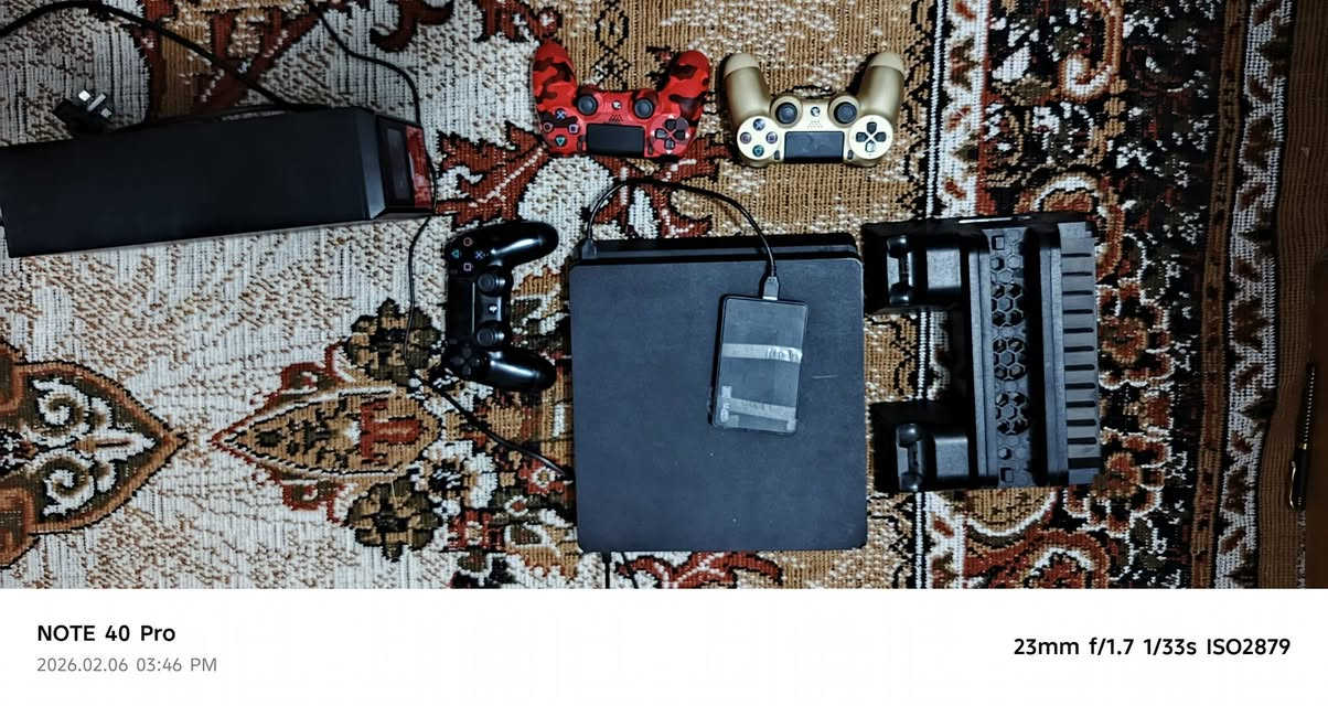 السلام عليكم بلي ستيشن فور سلم ذاكره٥٠٠  مهكر سوفت وير مع هارد ذاكره ٥٠٠ يعني يصير واحد تيره ال العاب موجودة بل صور 
مع ثلاث جوستكات 
مع فان مبرد للجهاز وشاحن للجوستكات 
مع يوبي اس جديد 
  مكان الجهاز الغزالية 
السعر ٢٠٠ الف


**إذا كنت صاحب هذا الإعلان وتريد حذفه لأي سبب، رجاءا أرسل رسالة إلى الدعم الفني**