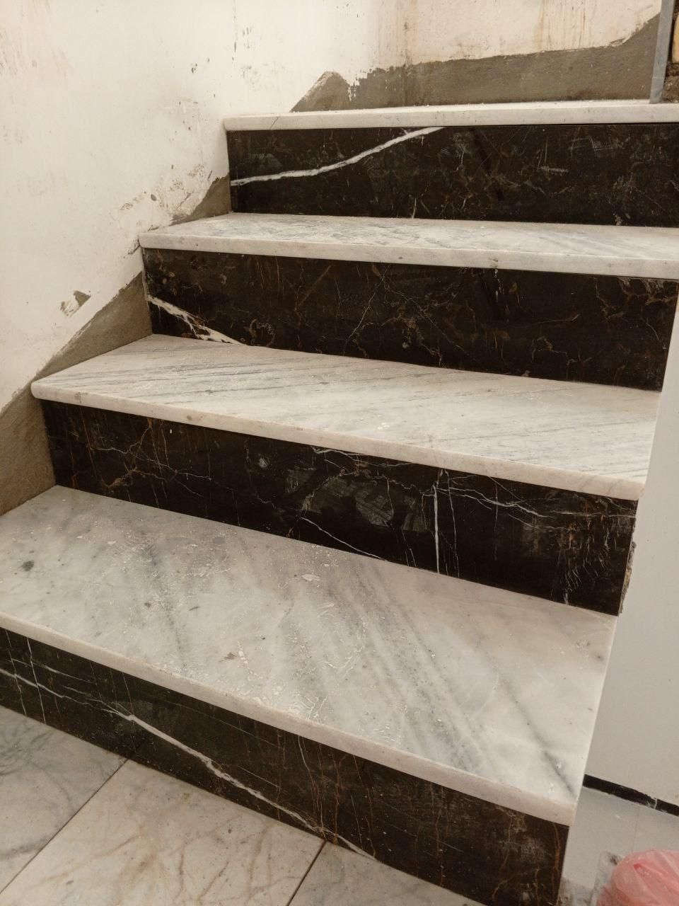 خلفة سيراميك ارضي جداري بورسلين لوح120×30
جف قيم ماده شغل درجه اولى 
ليزر..  صور بصيطه من العمل 
الاتصال بالرقم متوفر بيه واتساب 
‏‪***********‬‏
