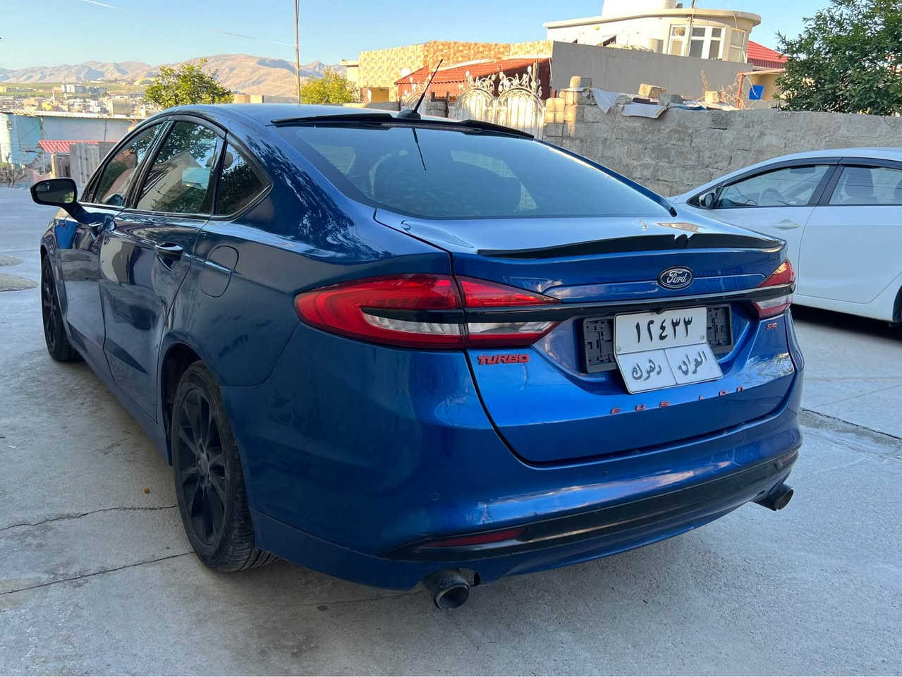 للبيع نقداً… فورد فيوجن موديل ٢٠١٧… كير اوتو… محرك ٢٥٠٠ المرغوب بدون توربو… كشنات جلد وكهرباء… بيهه بنيد وجم مكانات بصحفة السايق صبغ بدون دواخل بدون شواصي شرط والسيارة جاهزة من كل النواحي… المكان دهوك… السعر ٩٨ ومجال…. عليهه ٨٠٠$ غرامة تنخصم من السعر…. للاستفسار 
***********
*********** دهوك, العراق
