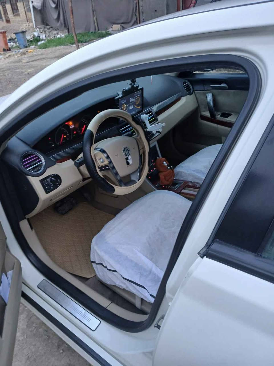 أم جي موديل 14 خليجي كفالة محرك گير كورلا بشرط حدادية تخم تاير كهربائيات تبريد كله بشرط رقم اربيل سنوية منتهية أدامة من جميع النواحي منظومة بانزين كاملة دوشمة جديدة ما ناقصها شي مكاني الحلة السعر 65 حق الجية وتأمر.  للأستفسار *********** المحاويل, بابل
