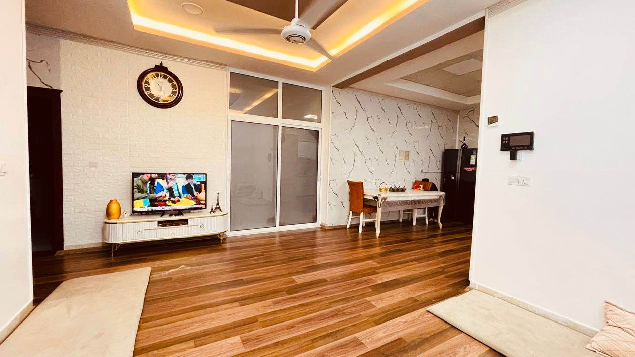 عرض خاص ومميز
 بيت للبيع سعر مناسب 
ارقى مجمع لانه سيتي 
مساحة بيت 200م
واجهه كبس فوكه  بيت  
طابق واحد
 غرفتين واحد منهم سويت  و استقبال مع صاله مفتوحة ويا المطبخ
عنوان بيت 
مجمع لانه سيتي 
 اربيل طريق كويسنجق  قريب عن Erbil Zoo وراء ماجدي لاند
خدمات 
كهرباء ٢٤ ساعة
ماء ٢٤ ساعة
سكيوريتي
مدرسةالابتداءية ،متوسطة واعدادية دراسة (كردية وعربية)
روضة وحضانة   
مع كافة الخدمات
للاستفسار سعر بيت اتصل بنا
 *********** watsapp أربيل, العراق
