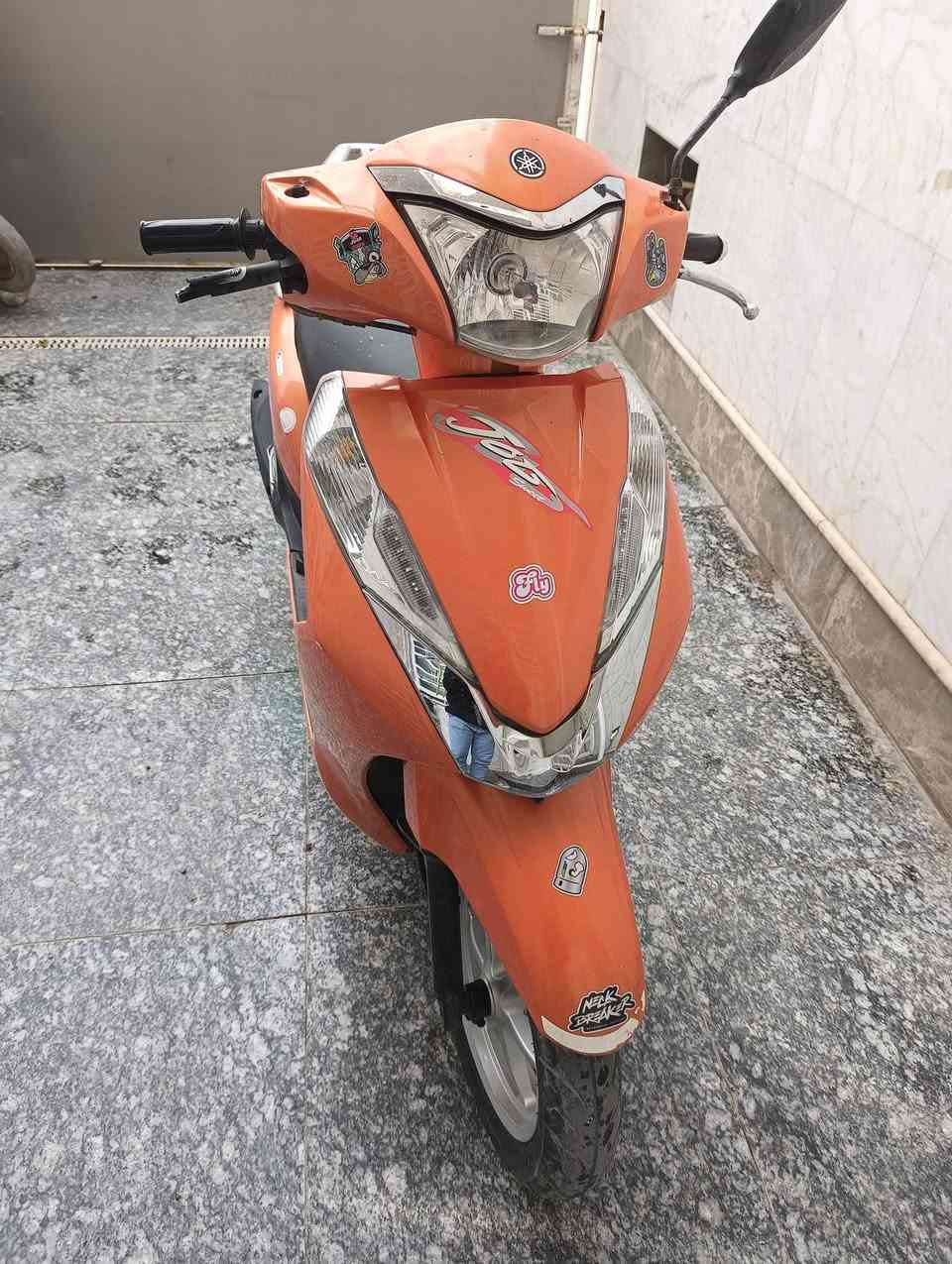 السلام عليكم دراجة للبيع Yamaha JOG  الدراجة شوفت عينك مكينة مامفتوحه دبل اشاير كهربائيات لايت عالي وناصي الدراجة نگرة سلف مال جناي 
مستعجل على بيعتها 
للاستفسار 
***********
او التواصل على الخاص حصرا
