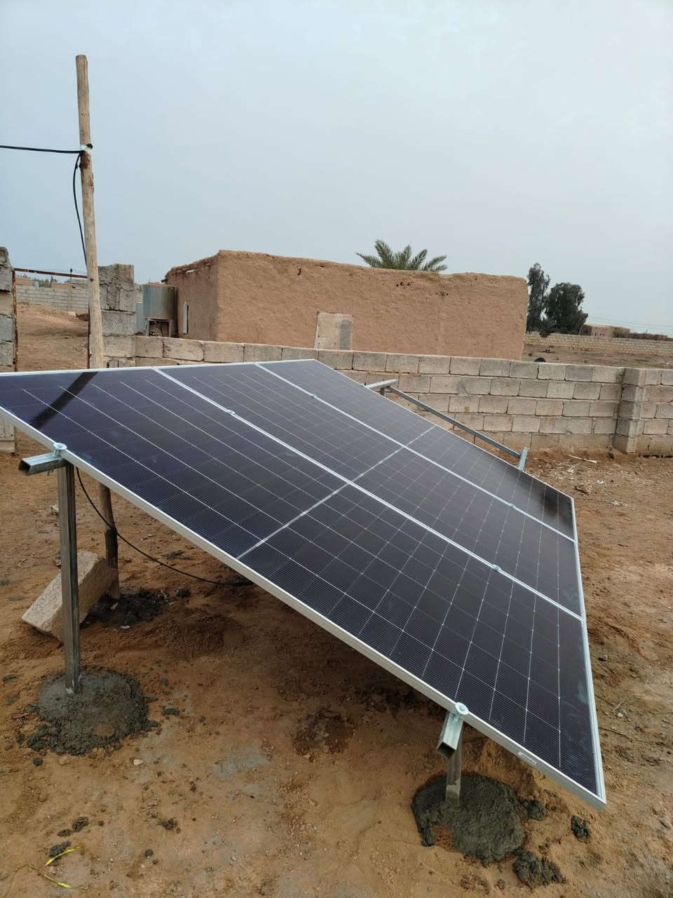 تم بفضل الله تجهيز وتنصيب  منظومة طاقة شمسية
#لمنزل_السيد(#قحطان_مشروع)
#الرياض_قرية_حديد
مكونات المنظومة:
🔵الواح 620 واط عدد 3
🔵 بطارية 3 كيلوواط 
 🔵انفيرتر  3.6 كيلوواط ماركة Srne

مكتب هاني شاكر السلطان للطاقة الشمسية 
الحويجة #ناحية الرياض
هاني   ***********
ظافر ‏ ‪0780 680 4046‬‏
رعد ‏  ‪0782 496 9996‬‏
