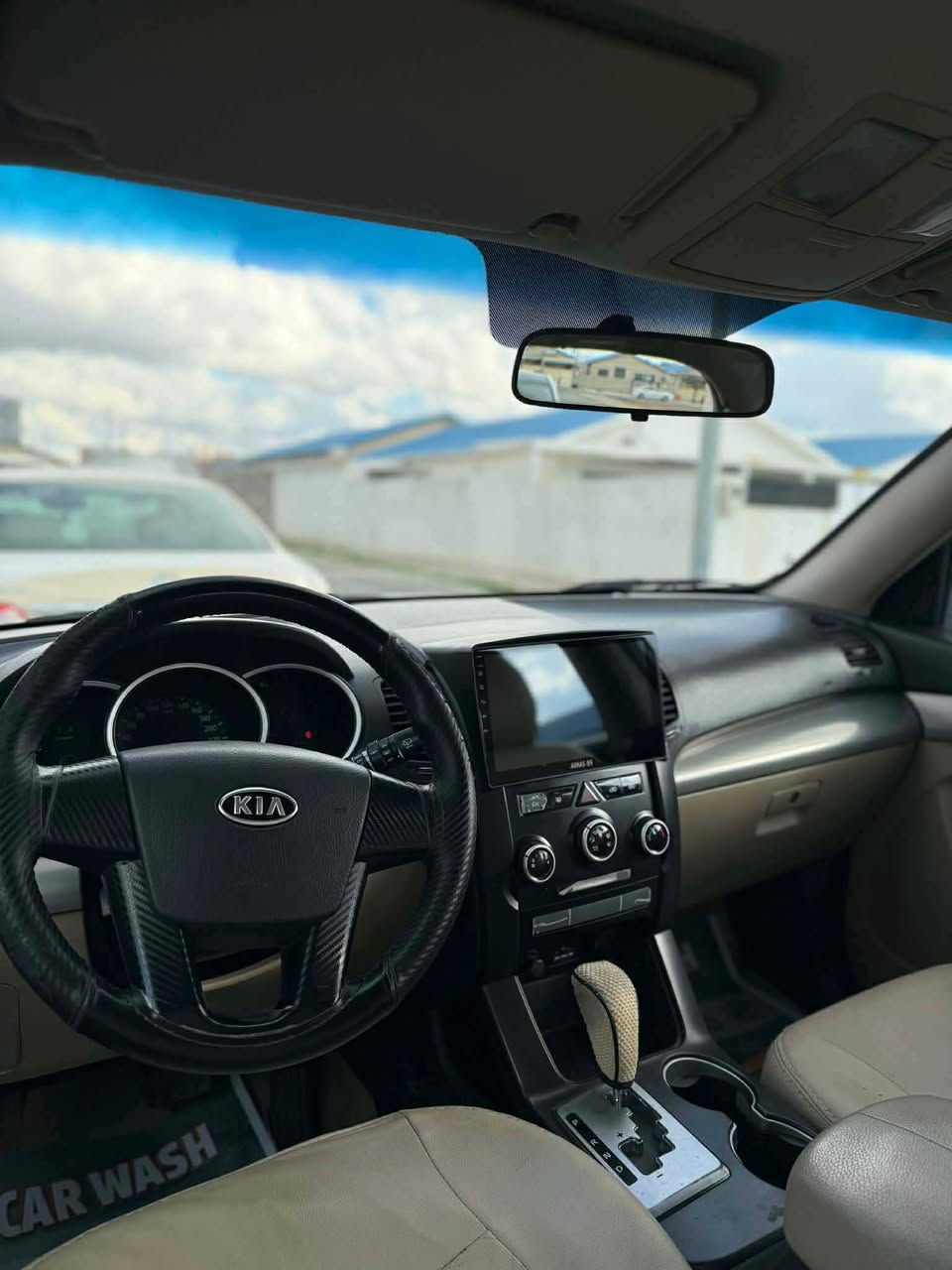 کیا سپۆرتاج مۆدیل2011سەیارەکە زۆر پاکو خاوێنە پشت و پێش کەپس فەقەت چوار پەنجەی ساردە کوتێی هەیە سەیارەکە ماڵی دۆستە زۆر جوان ماوەتەوە هەرکێ ویستی با تێل بۆ ئەم ڕەقەمانە بکات ***********-*********** سەیارەکە لە هەولێرە نرخی 140کەڵاو معامەلەیەکی کەم أربيل, العراق
