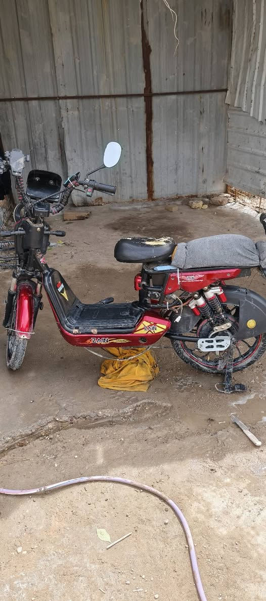 سلام عليكم عندي هاي الدراجه للبيع الخلل ابريك الوره مكسور بس و اباقي كله شغال اني ماعرف جكد اسعارهن والله قيم وخذ مكاني ابو غريب ابو بنيصير


**إذا كنت صاحب هذا الإعلان وتريد حذفه لأي سبب، رجاءا أرسل رسالة إلى الدعم الفني**