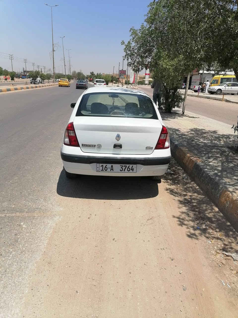 السلام عليكم رينو فرنسي كليو 2006 مكفولة رقم قادسية بأسمي السعر 40 ورقة مكانه الديوانية استفسار ***********
