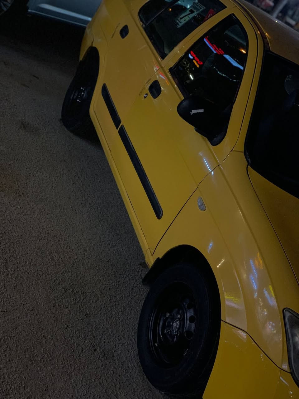 سلام عليكم سياره طيبه 2015 منضومه تبريد مبدل جديد حديد حلو سياره كاعده شاشه كامره بيهة سعر $33 ورقه بغداد حي العمل مقابيل مسبح الرافدين ***********
