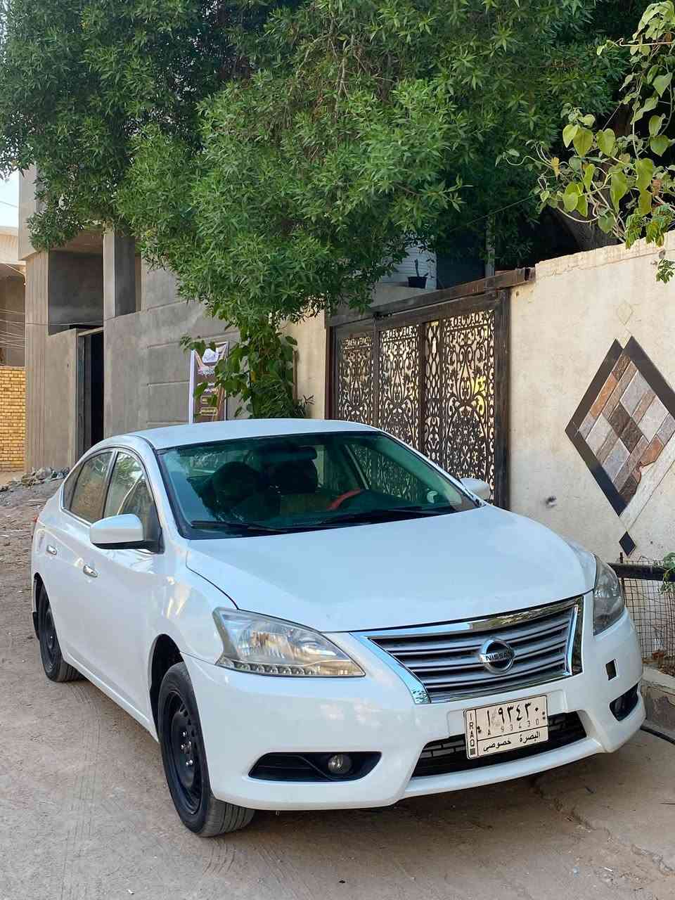 السلام عليكم نيسان سنترا موديل ٢٠١٤ اكفلك اصولياته كامله وتحويل  السيارة محورة المكينة شادين الهه كورلا 1500 وحالياً السيارة بيه كازكيت السعر ٦٥ وبية مجال
مكاني البصره / كرمه علي

للاتصال / ***********
