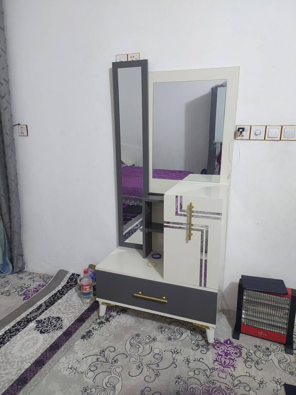 السلام عليكم.....
للبيع غرفة اخساب تركيه نضيفه الستفسار المراسله الصفحه او واتساب او الاتصال على الرقم ***********
مسعجل جدا جدا
