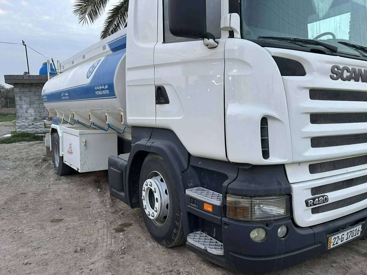 السلام عليكم
للبيع تنكر سكانيا بومه 
موديل 2005 
كير اوتو 12 نمره كلج 
محرك 6 سلندر انجكسن 
شاصي ابلادي 
تانكي 16 الف زيرو 
سياره جديده وجاهزه 
السعر اتصل برقم وتعرف السعر وباقي التفاصيل 
رقم اربيل انكليزي بسمي تحويل مباشر 
مكان بغداد تاجي تقاطع المشاهده 
*********** ابو كرار
