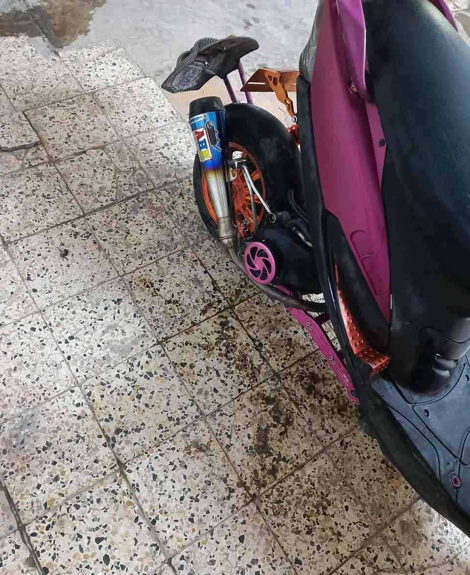 سلام عليكم ماكس عدلة للبيع
دراجة مزوعة تزويد كاملة مكملة كلهة شغالة مكينة تخبل شلعة ومعدل يشكن الكاع دراجة تزويد كامل من الطول للطول سعر 750 وبيهة مجال مكاني بغداد مدينة الصدر 
***********
