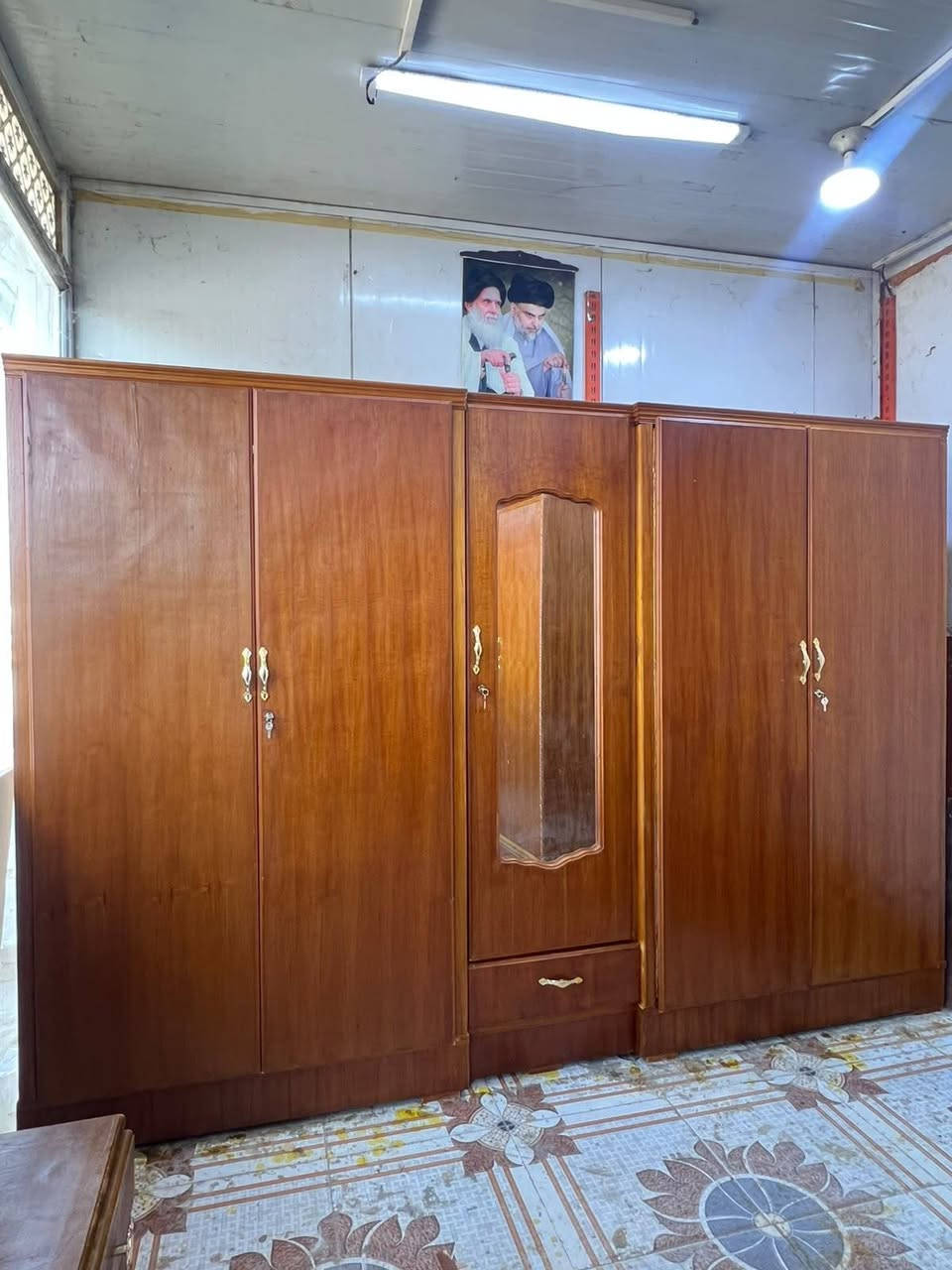 غرفه نوم ام الخمسه طابق واحد نظيفه صاج عنوانه كوت حي الجهاد شارع النجارين نجارة ومعرض الحجامي الاتصال او مراسلة الصفحه *********** ابو زهراء الحجامي
