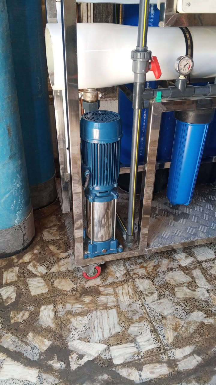 محطه للبيع أم الف من غير تانكي ولا ميز نسبة الأملاح 6سعر 2500عنوان بغداد مدينه الصدر رقم الهاتف ***********
