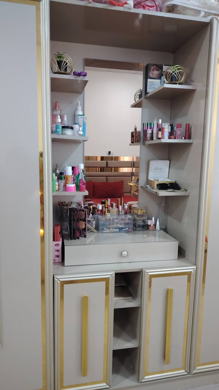 غرفه 800 عربانه نفرين 40 ماونتري خشبي 350 ثاني ابيض 75 وبيهن مجال ابو الخصيب  غراض كلهن نظيفات


**إذا كنت صاحب هذا الإعلان وتريد حذفه لأي سبب، رجاءا أرسل رسالة إلى الدعم الفني**