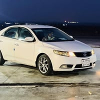 وبركاته سيراتو  موديل 2013  ضررها ثلاث قطع بدون اي داخل موضح في سونار ...