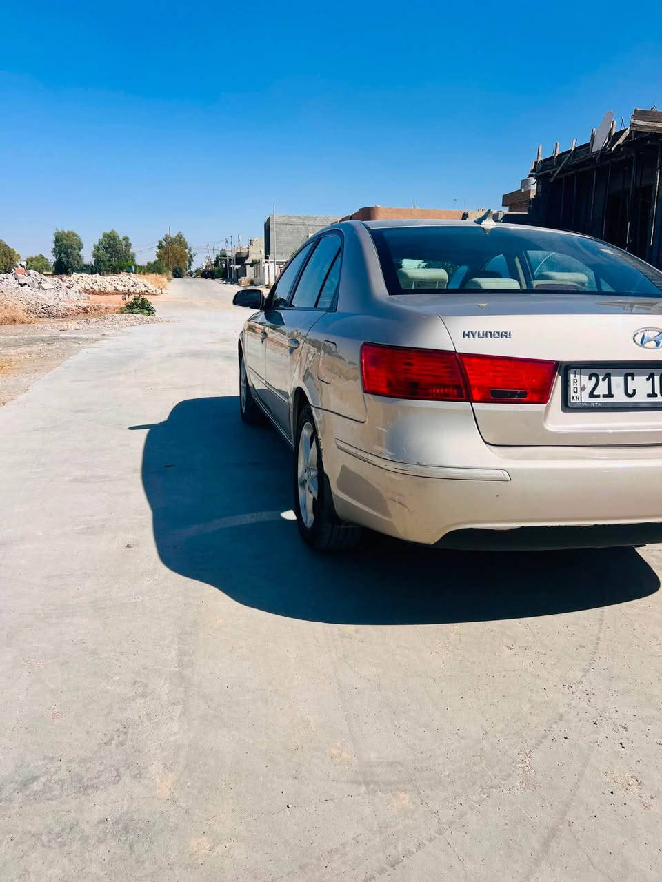 هونداي سوناتا 
موديل 2010  
محرك 24.     1 نضام 
مواصفات.  داخل اصفر. ويل كروم  تحكمات. سترين 
سنوية و هزة و رقم. كلها جديد 
بيها دفتر بنزين 
تخم تايرات. جديد صدر جديد 
گير و محرك بشرط. و مامفتوح. 
سياره بيها. ثلاث قطع صبغ  بدون دواخل شرط 

عنوان كركوك. 

سعر 120. وبيها مجال قليل. 
*********** كركوك, العراق
