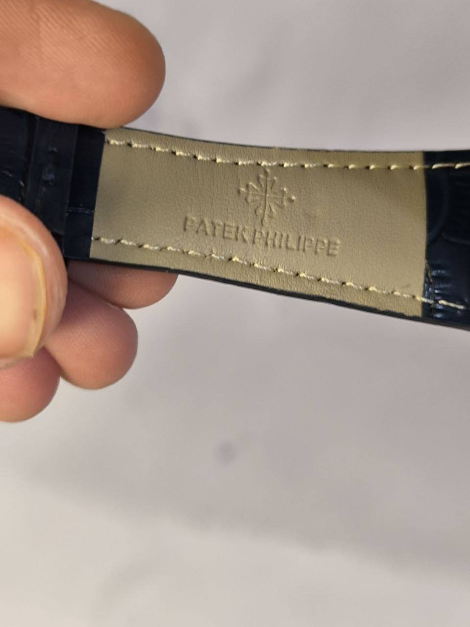 باتك فلبPatek Philippe
تحفه فنيه تتخطى مفهوم الوقت 
الميناء مميزة بدزاين عصري 
زجاج زفير مقاوم للخدش 
منفذ تاريخ شهري
الهيكل مصنوع من التيتانيوم 
مختمة من كل مكان
اميال لامينوس 
مقاومة ماء وغبار 
سير مصنوع من الجلد الطبيعي 
قفل فراشة اصلي

ملاحظة متوفره قطعة واحده فقط 
السعر :- 28 الف ع اول تم 
للحجز والاستفسار يرجى الاعتماد خاص


**إذا كنت صاحب هذا الإعلان وتريد حذفه لأي سبب، رجاءا أرسل رسالة إلى الدعم الفني**