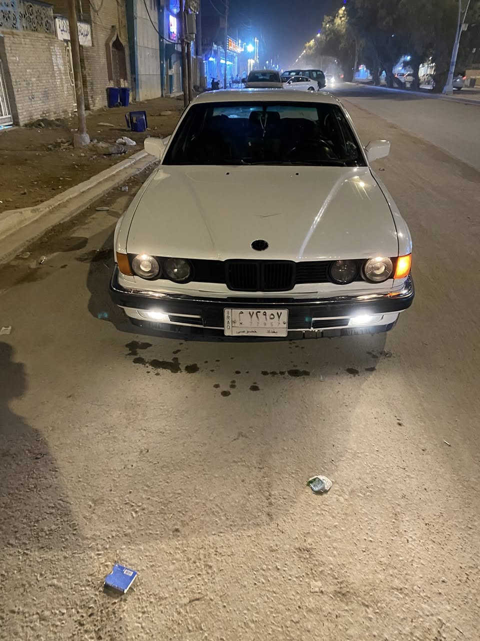 سلام عليكم
-اخوان سيارتي للبيع BMW 740  1990 باب طويل 
VIP وارد خليجي 
-السياره محرك 35 مفتوح بيهه 
-السياره هستوني معمرها ضال بيهه اشياء بسيطه 
-ما بيهه حادث
-حداديه جديده 
-عربانه خلفيه جديده 
-ويل هامان وحته السبير هم هامان 
-كهربائيات كلهن مشتغلهن من الصفر 
-السياره كل قطعه مبدله كله بلاد وحاويه من دعاميات من كلشي بيهه نقص اشياء بسيطه 
-سستم صوت مضخم بالصندوك  بيهه + شاشه داخليه بالاضافه لداش كامره
-كير السياره هستوني مبدله 
-تبريد شغال 
-السياره صارف عليهه هواي 
-السنويه منتهيه 
رايدهه ب45 
مكاني البصره /الزبير 
***********
اللي تعجبه يجي يشوفها شوفه عين احسن من الشرح
