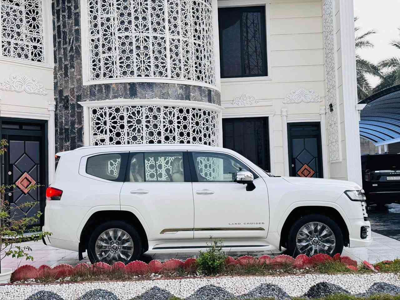 ﷽
‏‎سلام عليكم 
 للبيع او مراوس 🌹
� لاندكروزر ساز  2024 VX-Limited 🌟
 • مكفولة من كلشي حته من الجكة 
🔹 المواصفات العامة:
 • موديل: 2024
 • المكينة: 4000 CC تنفس طبيعي 
 • ماشيه  فقط 3 الف – أخت الزيرو
 • ساز ام التطبيق فول 
 • رقم اربيل  بأسمي شخصياً
🔹 الرفاهية والتجهيزات:
 • خمس كاميرات محيطية
 • كشنات خزن ميموري
 • تبريد وتدفئة للكشنات الأمامية والخلفية
 • شاشات خلفية
 • نظام تحكم منفصل بالتبريد للمقاعد الخلفية
 • شاشة وسطية كبيرة ونظام صوت فاخر
 • فتحات USB، بلوتوث، أنظمة أمان حديثة
🔹 الحالة: • مكفولة من كلشي حته من الجكة 
✨ سيارة للذوّاقين فقط 
🚗 السيارة أخت الزيرو تماماً

🟩 السعر المطلوب (  778 $ )💸💸قفل                            

لاستفسار الاتصال ع الارقام التالية 📲📲
             ‏ (  ***********   ) 

تحياتي لجميع 🌹 🌸 🙏🏻
📍 الموقع 
‏https://maps.google.com/?q=32.753235,44.410568 المحاويل, بابل
