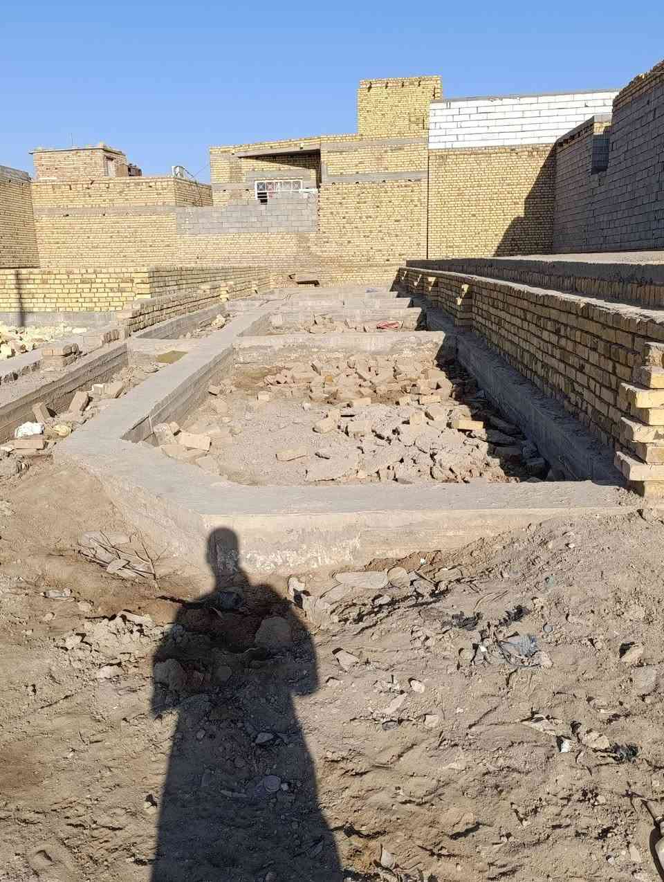 رباط قطعة زراعي  أسهم كاع آل نجي مساحة 140 متر خلف حسينية ابو تراب حي الشهداء
الفرع الثالث خدمات ماء وكهرباء رسمي واصل للقطعة والضوئي براس الفرع 
للتواصل 
***********
