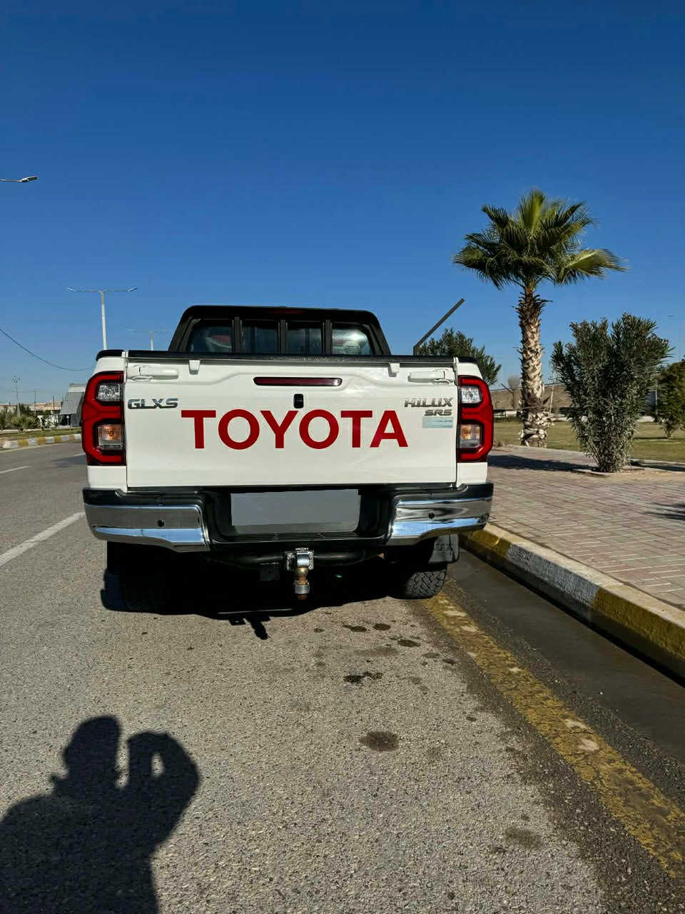 تويوتا هايلوكس 2021 
وكالة سيد نهرو 
ماشية 100 الف كم 
رقم اربيل باسمي 
محرك 4 سلندر 
مكانها الفلوجة        
السعر 320 $ ومجال 
***********
