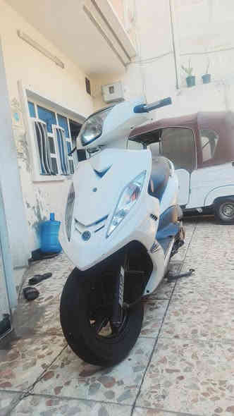 اسلام عليكم جي تي آر للبيع دراجه صالهه 3اسابيع نازله من رمبه دراجه وكاله السعر مليون وبيهه مجال الشراي يتصل ***********
