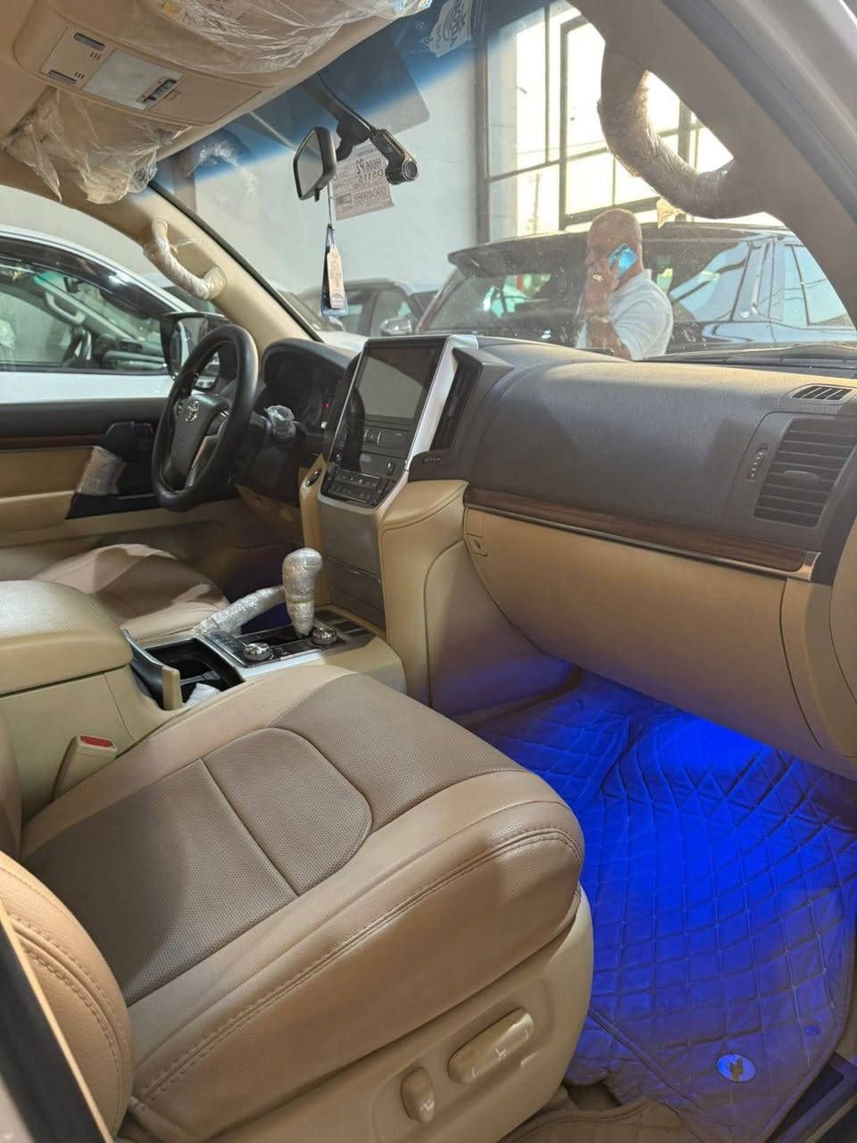 لاندكروز موديل 2017 بريم ماشيه 115 الف مكفوله كفاله عامه السعر المطلوب 480 ورقه  وبيهه مجال ***********
