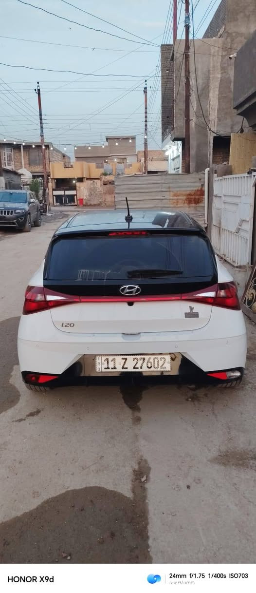 السلام عليكم
هيونداي i20 2023 رقم بغداد كتاب معوقين مسجله بسنة ٢٠٢٥ 
وكالة قياده 
السياره ماشيه ٢٩ الف كيلو لحد هاللحظه
مكينه ١٣٠٠ تيربو ٣سلندر سرعته ٢٢٠
نظام رادار قياده آلية
شاشه مع كار آي بلي 
حساسات بالمري
مرايات شفط
اشاير بالمري مع نقطه عمياء
حساسات خلفية مع رادار توقف ذاتي عند عبور اي جسم 
٣وضعيات قياده 
تحكم ستيرن 
حساسات كشنات 
اطارات حجم ١٧
تدفئة تبريد فول

استيراد من عمان مو وارد امريكي 
حادثه جاملغ امامي جه السائق ما طاخ الشاصي مثل ما موضح بالصوره 
***********
السعر ١١٥ ورقه
