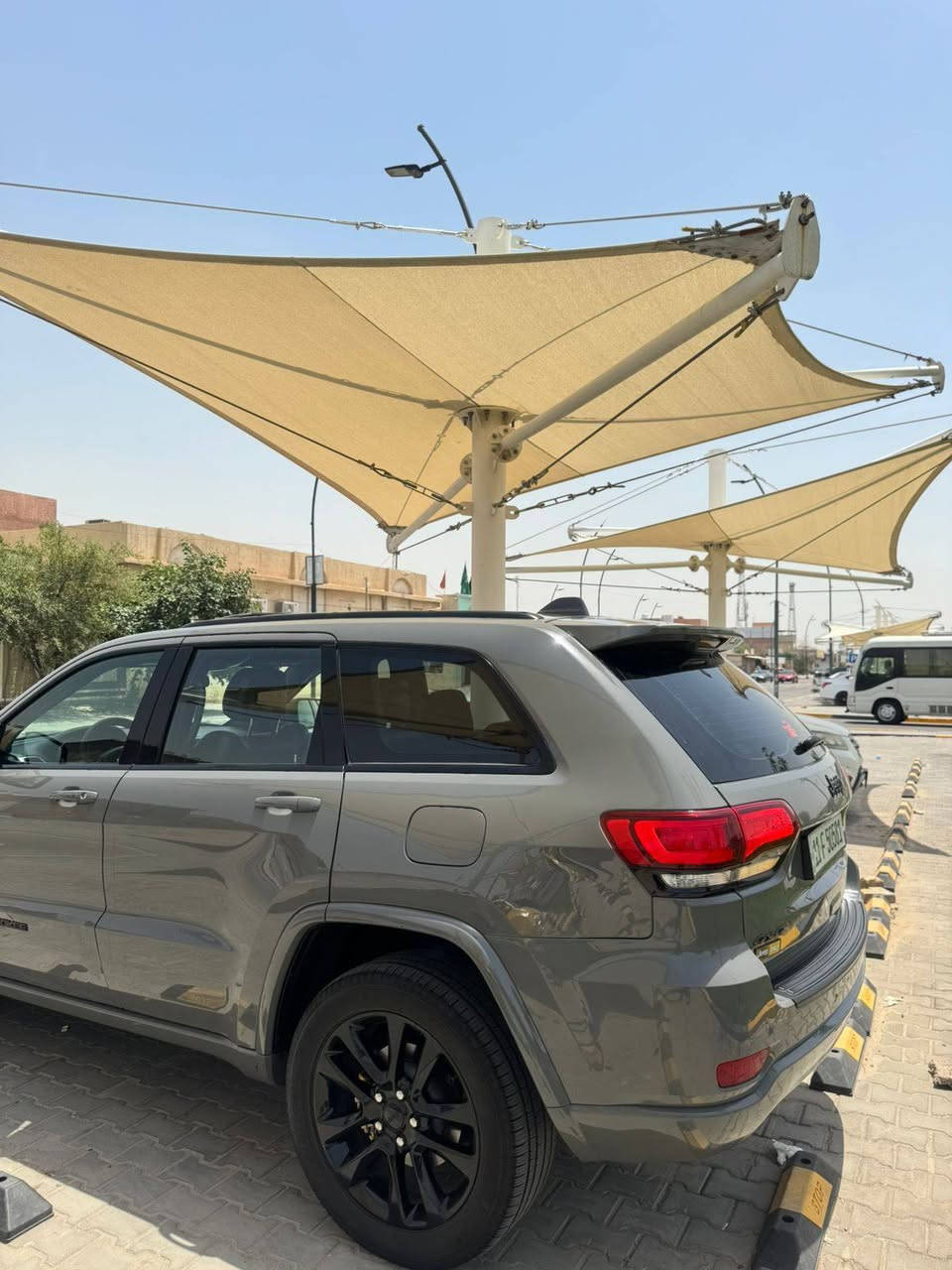 السلام عليكم 
جيب بلات توب 2021 أسمنتي بأسمي رقم بغداد الجديد سنويه لحد 2028 - 6 سلندر 
( حادث السياره جاملغ وبنيد صبغ والجاملغ ثاني بدون دواخل ) 
مواصفات السياره 
شاشه جبيره
كشنات كهرباء 
فتحه 
رادار 
باب كهرباء 
كشنات جلد
نقاء عمياء 
ماشيه 71 ميل حقيقي 
مكينه كير حداده كهربائيات تبريد كفاله كفاله 
العنوان الجبيله 
+964 770 874 0296 البصرة, العراق


**إذا كنت صاحب هذا الإعلان وتريد حذفه لأي سبب، رجاءا أرسل رسالة إلى الدعم الفني**