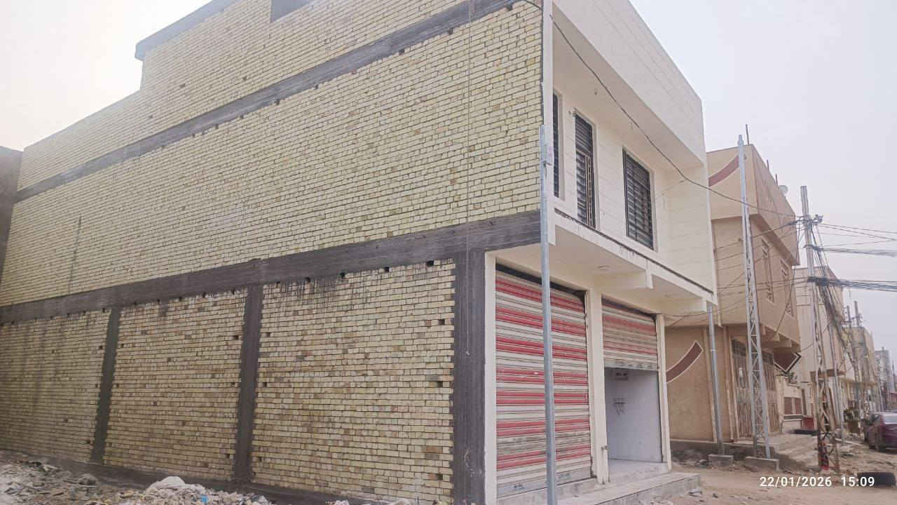 بيع سريع 
بنايه تجارية للبيع قرب مستشفى الكفيل و الجاير مساحة 120م ركن بيه 2 محلات وشقه كبيرة تحتوي 3 غرف ومطبخ وصاله وصحيات بناء طابوق جمهور وصب مسلح كونكريت درجة أولى بناء 2025 
للاستفسار الاتصال ***********
