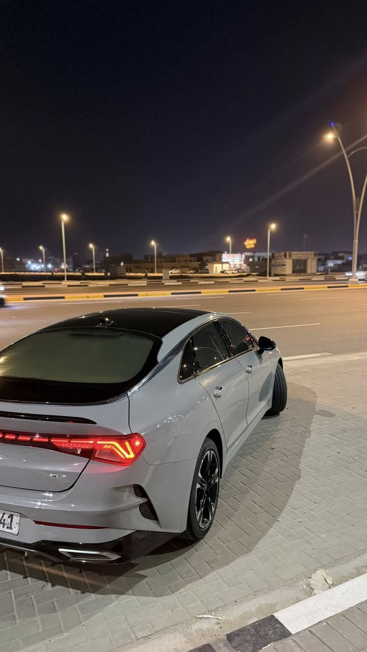 سلام عليكم كي 5 مديل 2024 سياره فول مواصفات  جيتي لاين  رقم بصره حره ضربته جاملغ وبنيد ولباقي كفاله سياره جديده ما متعوبه  كير مكينه حداديه كفاله السعر ب185 وبيه مجال قليل مكاني بصره القبله حي المهندسين للاتصال ***********
