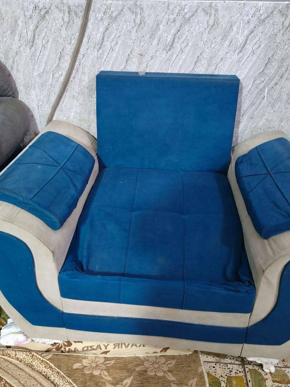 تخم قنفات مستعمل نظيف جدا نجف حي العسكري قرب الأدلة الجنائية السعر ١٠٠ *********** واتساب النجف, العراق
