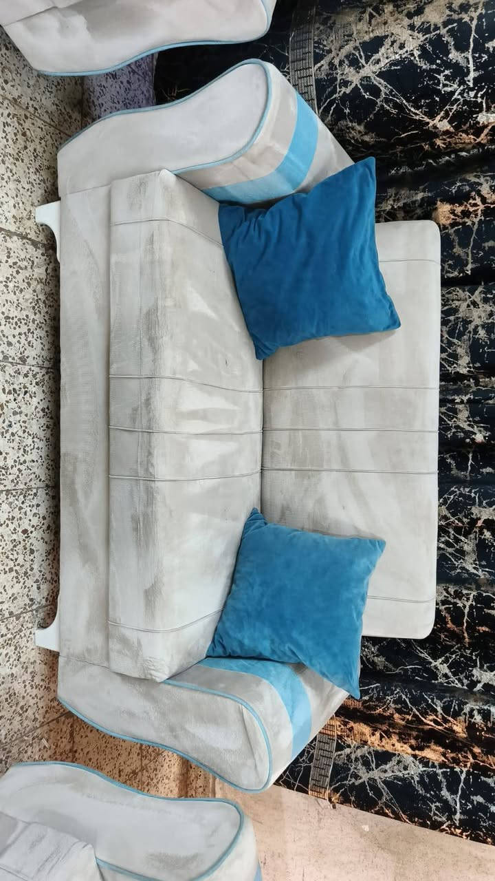 تخم 10 مقعد  نضيف جدا اي ضرر مابي خشب قوي ثكيل سعر 180 بي مجال مكان لبياع  *********** يوجد واتساب بغداد, العراق
