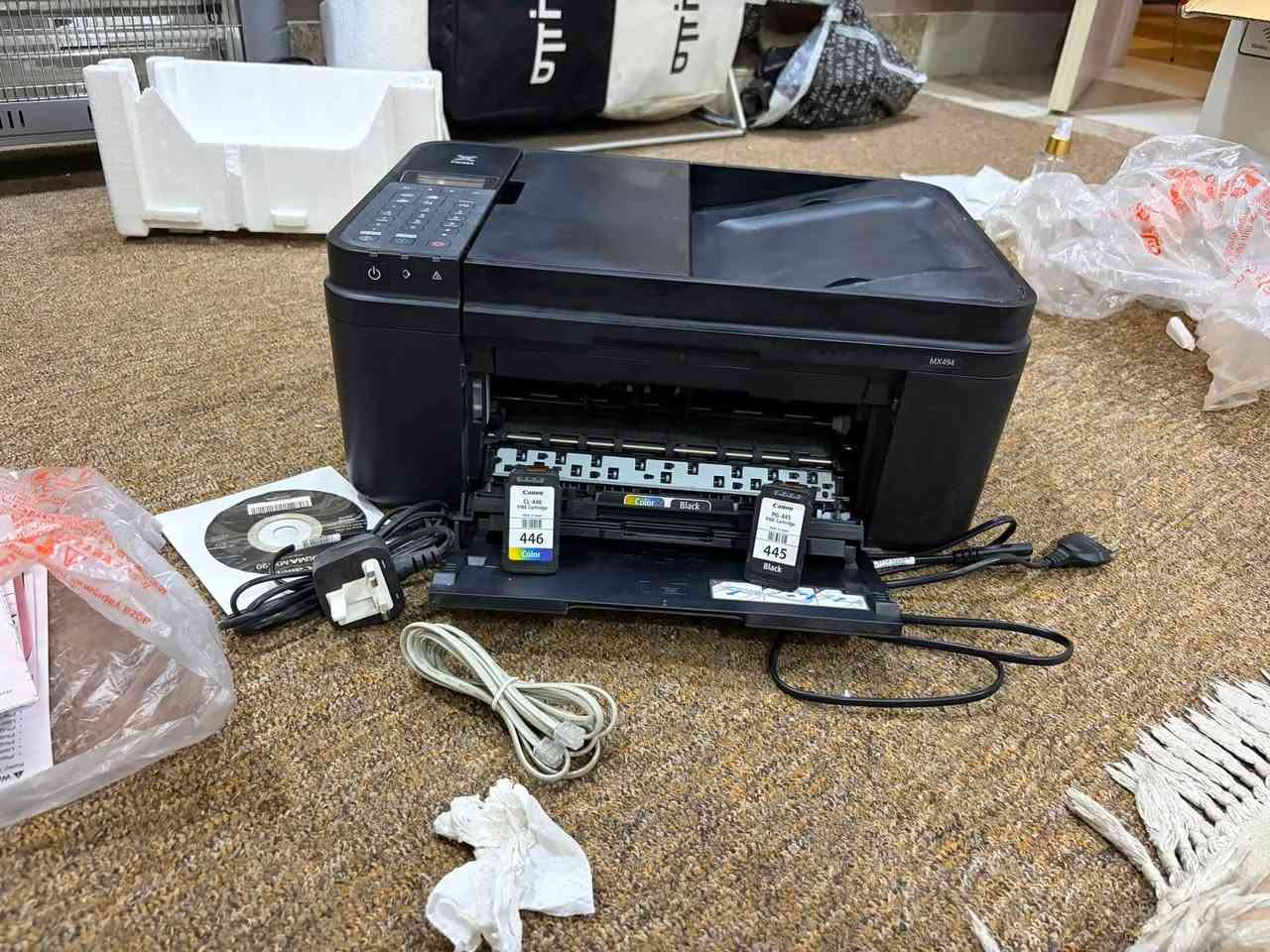 السلام عليكم 
طابعة canon pixma mx494 متعددة الوظائف عندي إياها من سنتين استعملتها أسبوع وتركتها الحبر مالها جاف لعدم الاستعمال الطابعة بالصندوق الأصلي بكامل مستلزماتها  
مكاني كركوك حي واسطي ١٠٠الف سعرها اشتريتها ب ١٥٠الف للعلم 
رقم للتواصل ***********
