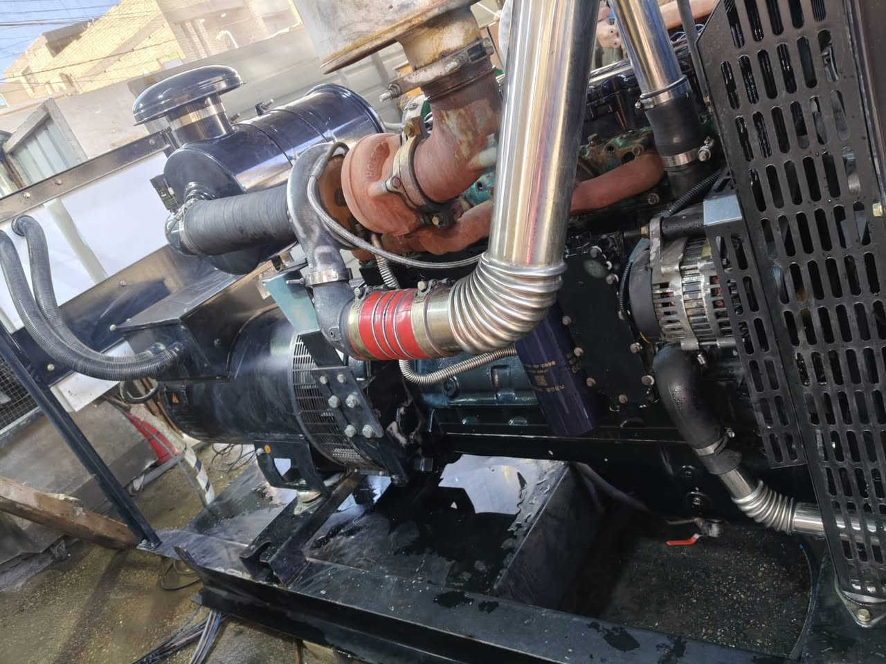 كمنز ١١٤ للبيع
٢٤ ولف
راس توليد ٢٥٠ kav لوري سمر اصلللي غير مفتوح 
المولد حيل حلوه ومناقصها شي جاهزه للحمل لاصرف ولا تبخير 
شباب المولد مو من ذني السوكيات مولد تعتمد عليها 
السعر ٧٠ ورقه وبيها مجال قليل 
مكاني حي الجهاد 
***********
